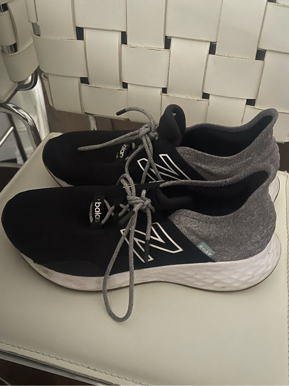 New Balance Men’s Black and Gray Athletic Running Sneakers